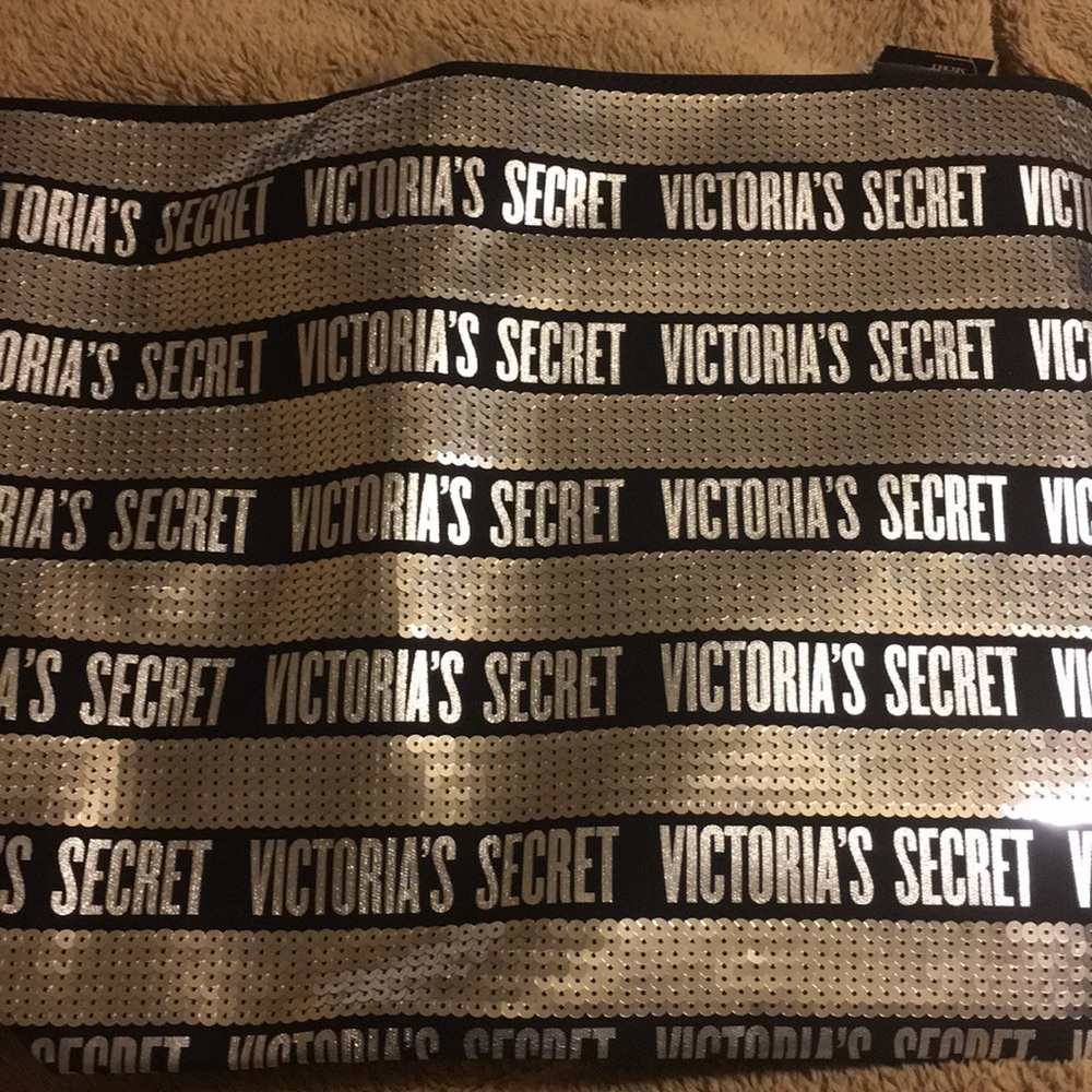 Beautiful Victoria’s Secret Tote!! So cute!!